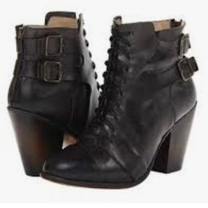 Freebird by Steven Mallory (Malry) Black Distressted Leather Bootie Sz 9